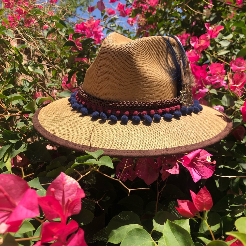 Explorer Hat - Picture 2 of 3